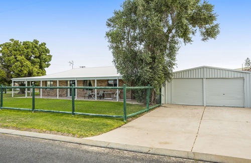 Lancelin House | Pondersoa - Dunes right on your doorstep