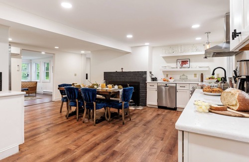 Hollowville House | Pondfront Gem Minutes from Hudson’s Best Shops & Cafes | The Stillwater House