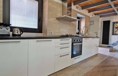 Tor di Quinto Apartment | Ponte Milvio Luxury House offers 5 STAR spaces, furnishings, services and comfort.