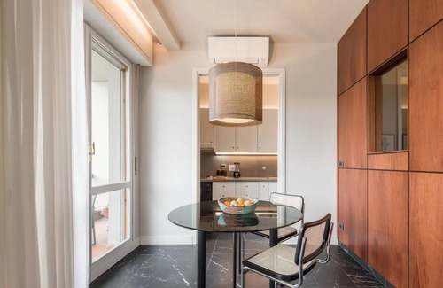 Oltrarno Apartment | Ponte Vecchio Suite with balcony on Arno river!