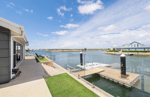 Geographe House | Pontoon Paradise Waterfront Serenity in Geographe