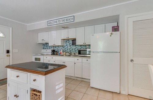 Hilton Head Island Condo | Pool Access, Walk to Beach: Hilton Head Haven!