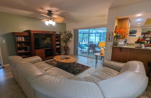 Braden River House | POOL HOME WITH DOG RUN.