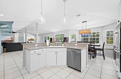 Stuart House | Pool House 1/2 Mile From Downtown Stuart