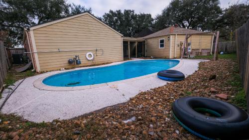 Mission Bend House | Pool House, 20 Minutes from DT 4BDR for 10 Guests - Winkleman
