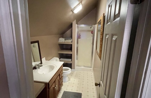Batesville Apartment | Pool house/Historic district. Private entrance/in Path total solar eclipse nnnn