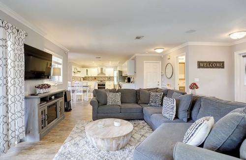 Wellington House | Pool Oasis & Fenced Yard: Central Wellington Home