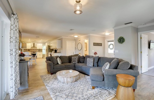 Wellington House | Pool Oasis & Fenced Yard: Central Wellington Home