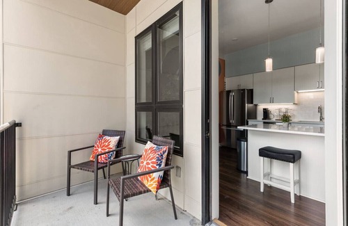Edgehill Condo | Pool, Rooftop Deck, City View, Gym + Gated Garage