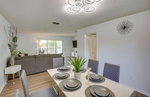 Bearss Plaza House | Pool Spacious central home 7Mile to Beach
