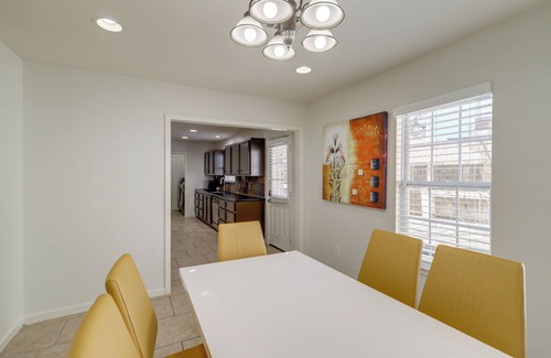FM 1960 House | Pool Table & Patio w/Bar: Spacious Houston Gem!