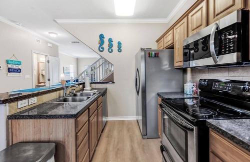 Corpus Christi House | Poolside Canalside Standalone 3BR 3.5BA @The Breezeways across from Balli Beach