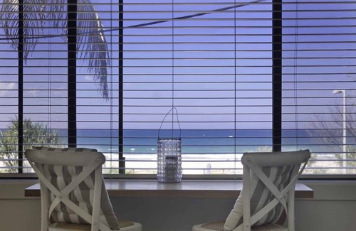 Bilinga Apartment | Poppy's by the Beach - Bilinga / North Kirra Beachfront - Min. 3 Night Stays!