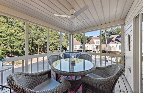 Spinnaker Beachhouses Villa | Popular Spinnaker Beach House! Close to Beach! Amenity Cards!