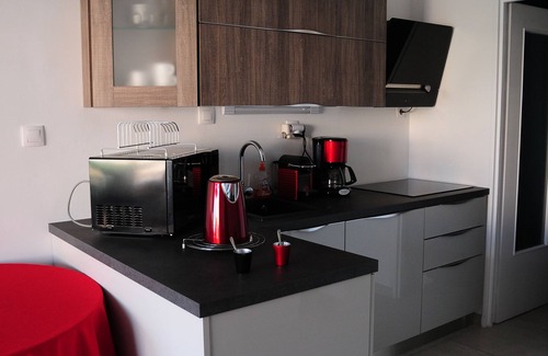 Toulon - Hyeres Apartment | Port d'Hyères, renovated studio, 3 people, terrace, sea view, 200m from the beach
