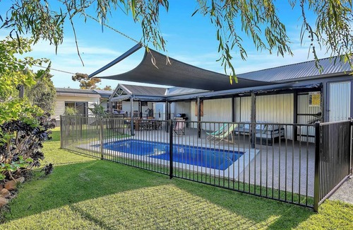 Port Willunga House | Port Parade Poolside BBQs and Modern Beach Living