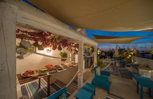Trani Bed & Breakfast | Portadamare