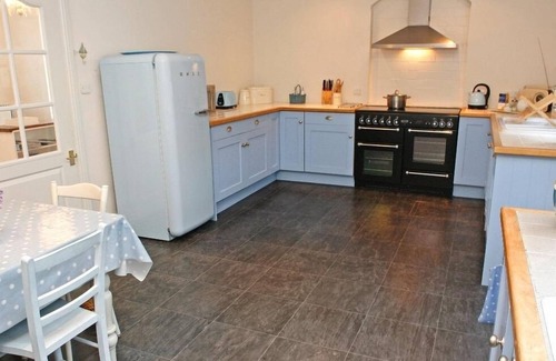 Porthcurno House | PORTHCURNO BAY VIEW, family friendly, with open fire in Porthcurno
