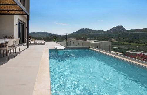 Agios Vasileios Villa | Porti Iraklis 4 - A Stylish Eco Villa near beaches