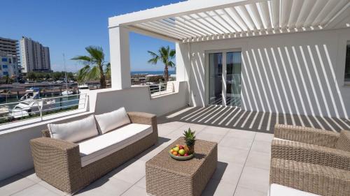Misano Adriatico Villa | PORTOVERDE BEACH VILLA 12, Emma Villas