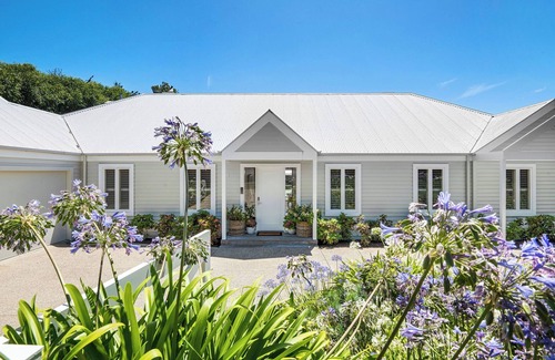 Portsea House | Portsea Resort: 5 BR, 4 BA in Portsea, Sleeps 12