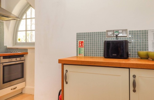 Sticklepath House | POST BOX COTTAGE, pet friendly, character holiday cottage in Chagford