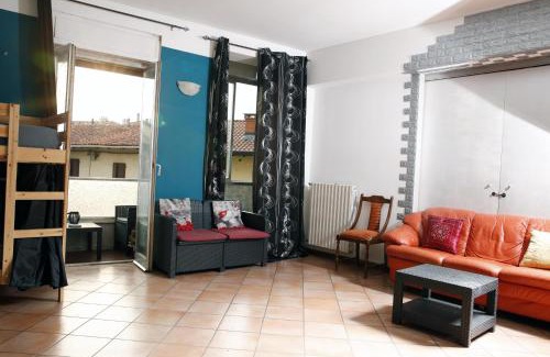 Busto Garolfo House | Posto letto in una camera condivisa