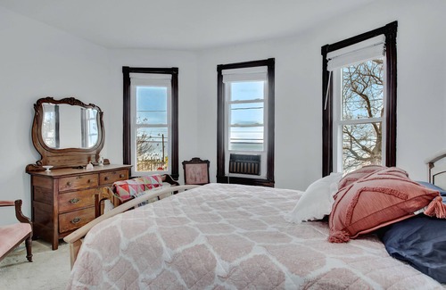 Colonial Beach House | Potomac View - Riverfront, wraparound porch!