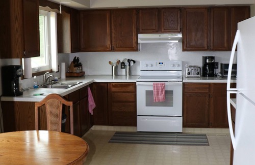 Devils Lake House | Prairie Pines Lodge.15 private acres.near Devils Lake