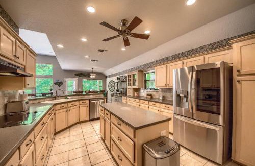 New Braunfels House | PRD 1572 Little Ponderosa Paradise