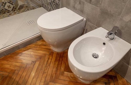 Trieste City Centre Apartment | Precious Room with Private bathroom ★Persian Blue ★Wifi