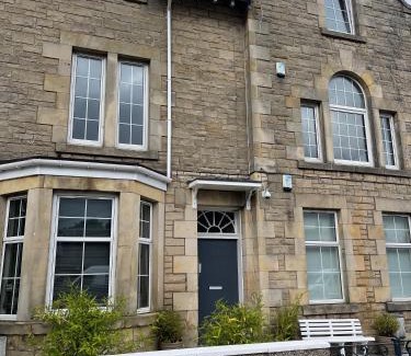 Uphall Apartment | Premier 3 Bed Flat D