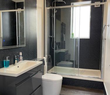 Uphall Apartment | Premier 3 Bed Flat D