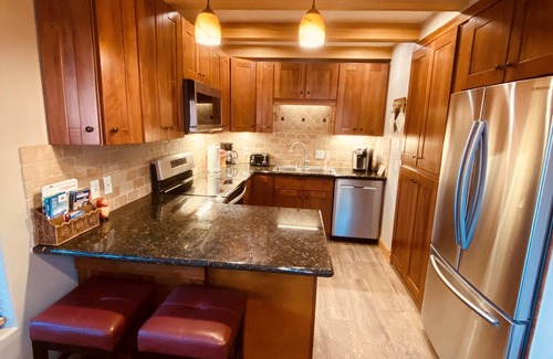 Mammoth Lakes Condo | Premier 4 Bedroom, 4 Bath, by Village Gondola, Sleeps 10. 16% tax included.
