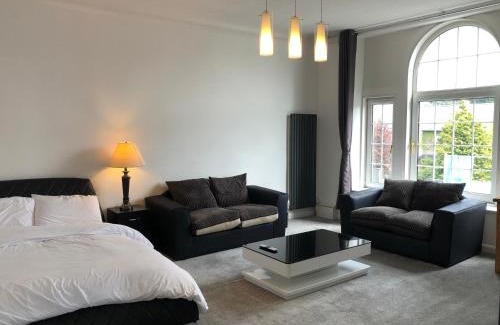 Uphall Apartment | Premier Apartment C