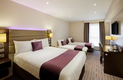 Horsham Hotel | Premier Inn Horsham Town Centre