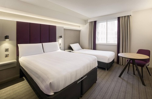 River Hotel | Premier Inn London Dagenham