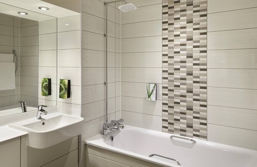 Havering Hotel | Premier Inn London Romford West