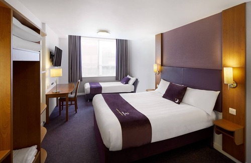 New Forest District Hotel | Premier Inn Lymington - New Forest Hordle