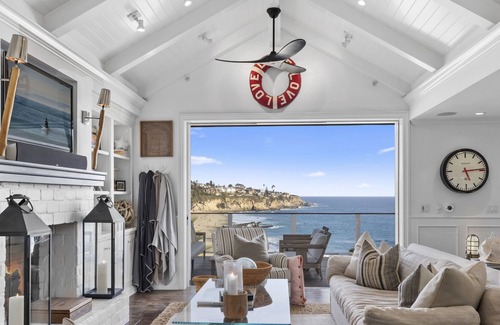 South Laguna House | Premier oceanfront residence, the perfect layout for a relaxed seaside escape.