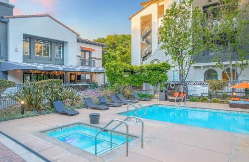 Marina del Rey Apartment | Premier Suites at Marina-Venice with Luxe Pool, Gym & Hot Tub & More