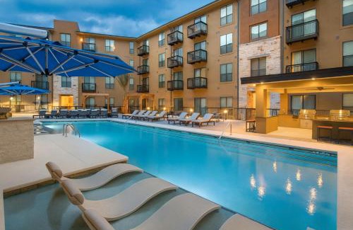 Marina del Rey Apartment | Premier Suites at Marina-Venice with Luxe Pool, Gym & Hot Tub & More