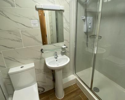 Loxford Apartment | PremierLux Serviced Apartments