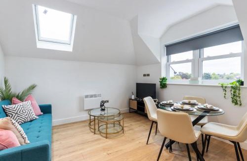 Leatherhead Apartment | Premium 2-Bedroom Apartment, Leatherhead, Sleeps 4