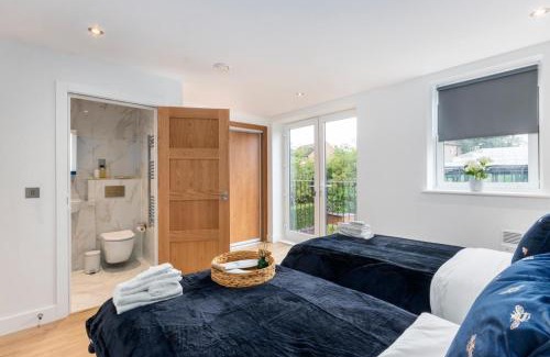 Leatherhead Apartment | Premium 2-Bedroom Apartment, Leatherhead, Sleeps 4