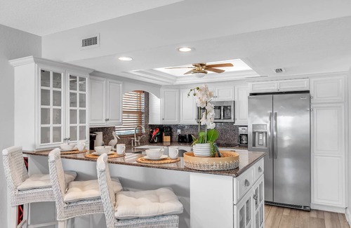Clearwater Beach Condo | Premium Beachfront, Spectacular Views, Walk to Pier 60, Free Parking! ~ 201 Surfside