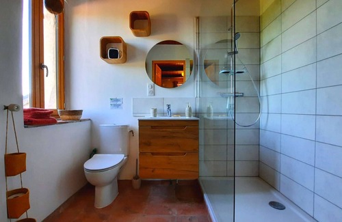 Cros House | ★ Premium double room B&B ★ WIFI ★ swimming pool and spa ★ en-suite bathroom