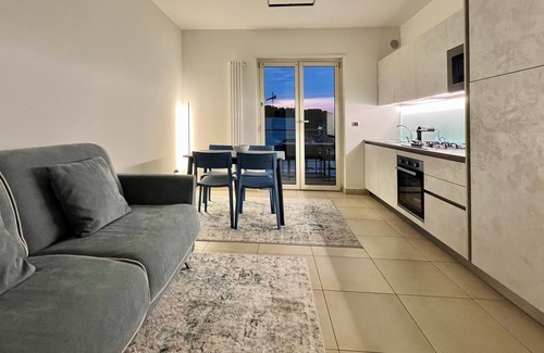 Roseto degli Abruzzi Condo | Premium Sea Front 2-bedroom condo in Roseto Degli Abruzzi, with WiFi, AC
