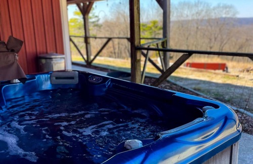Eureka Springs Apartment | Presidential Barndominium at the Stable at Bear Mountain