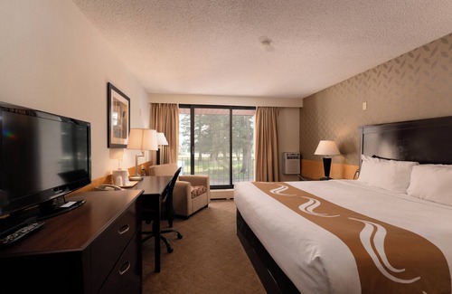 Quesnel Hotel | Prestige Riverside Lodge